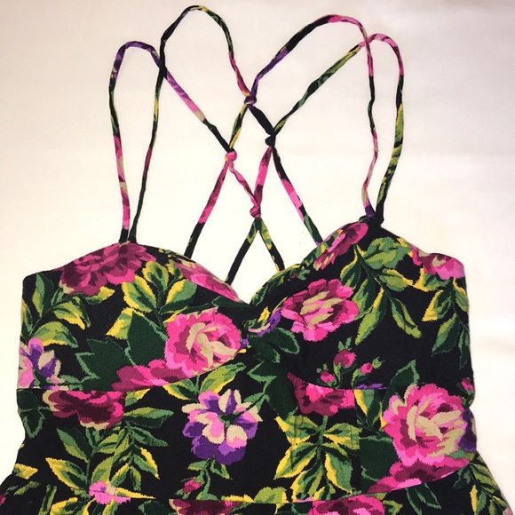 ⭐️3 for $29 Twenty-one Mini Sun Dress⭐️ - Picture 4 of 11